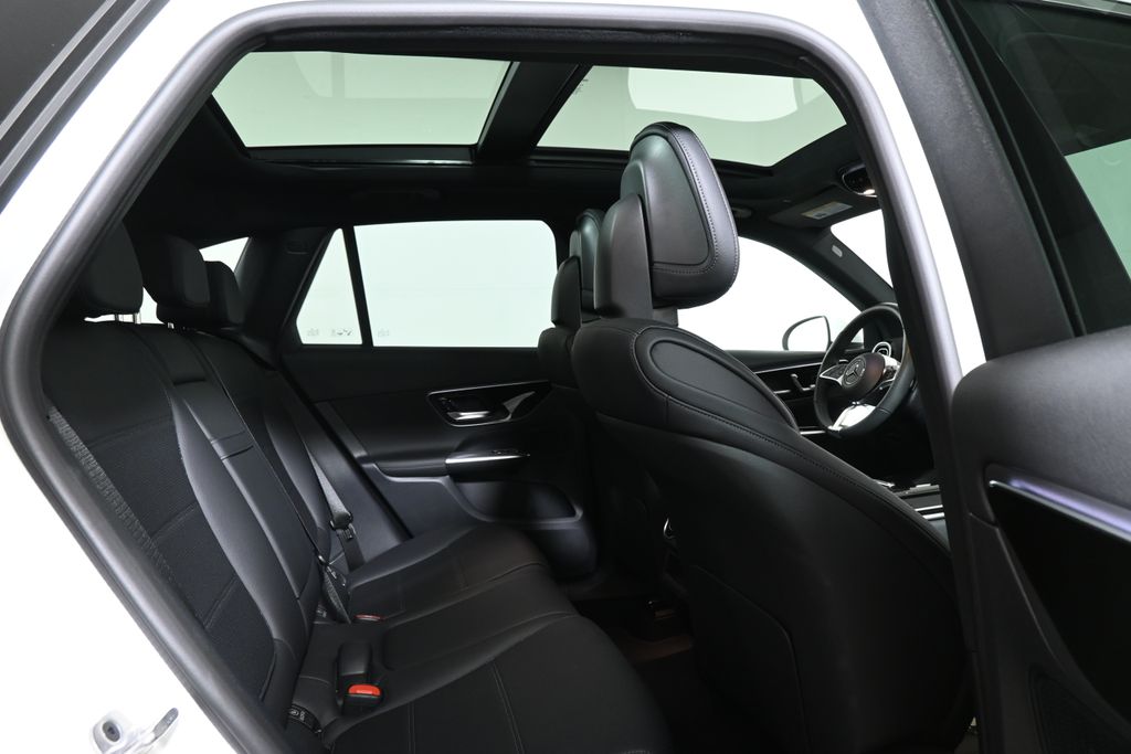 Thumbnail: 2025 Mercedes-Benz GLC - 23