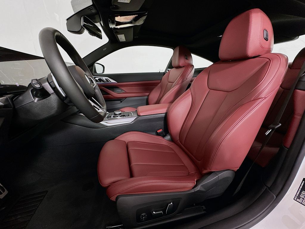 Thumbnail: 2025 BMW 4 Series - 21