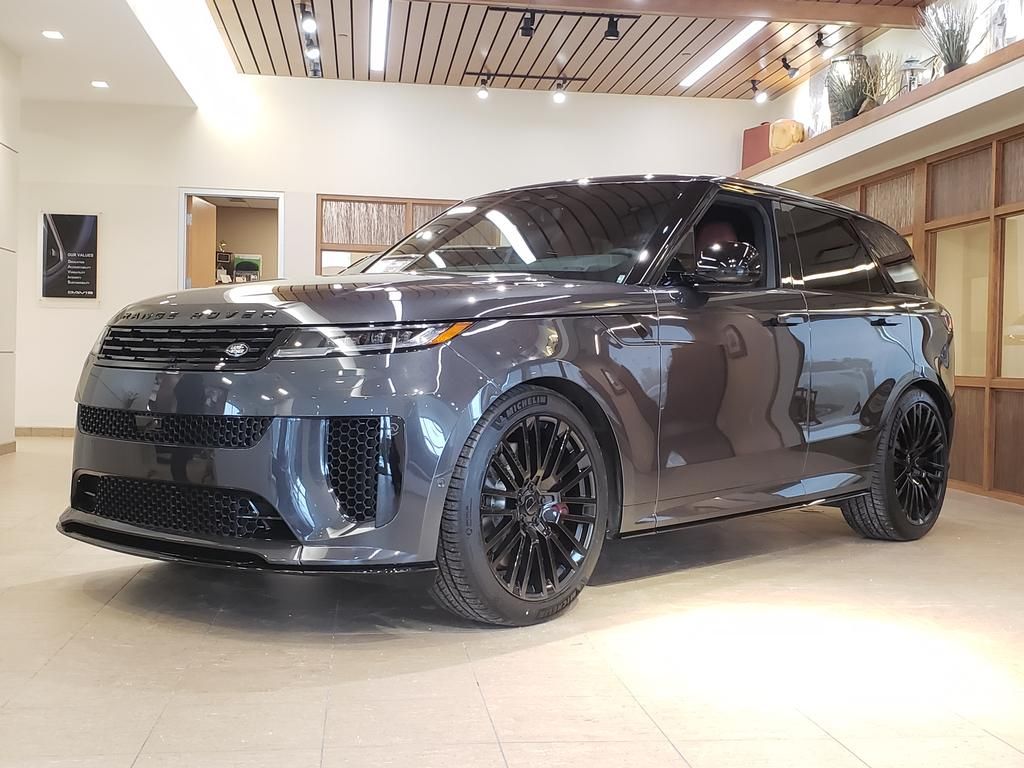 2026 Land Rover Range Rover Sport P635 SV AWD