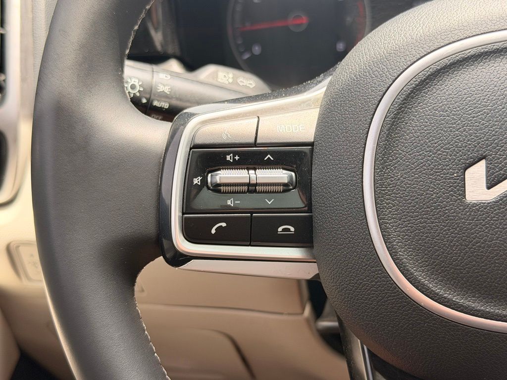 2022 Kia Sorento S Silver - Jim Hudson Acura - Image 29