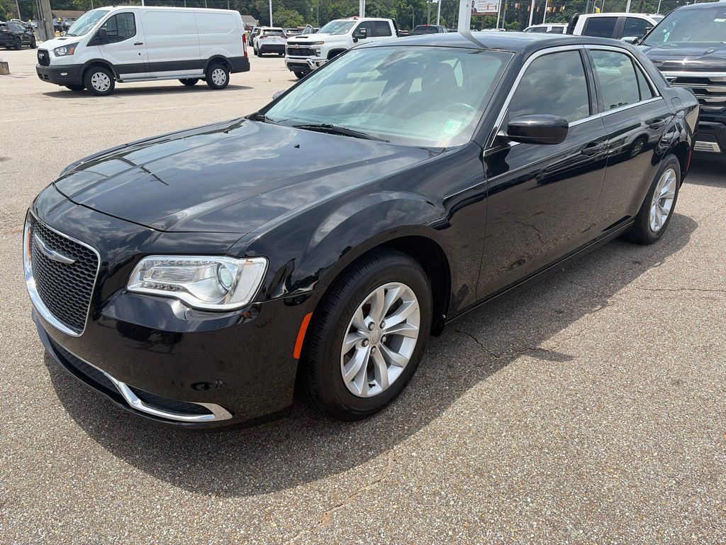Gloss Black 2019 Chrysler 300 Sedan Rear-Wheel Drive 8-Speed Automatic