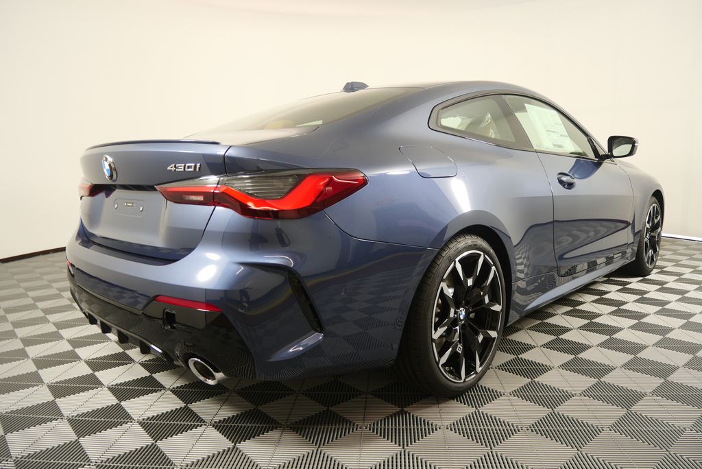 Thumbnail: 2026 BMW 4 Series - 3