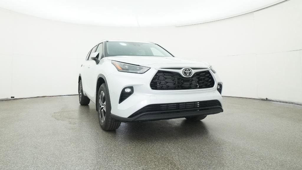 Thumbnail: 2026 Toyota Highlander - 32