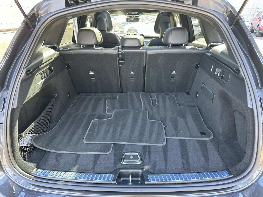 Thumbnail: 2025 Mercedes-Benz GLC - 24