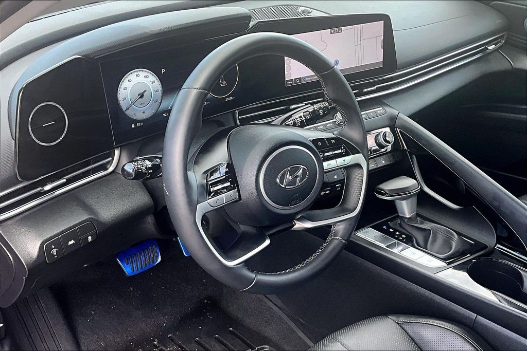 Used 2023 Hyundai Elantra Sedan