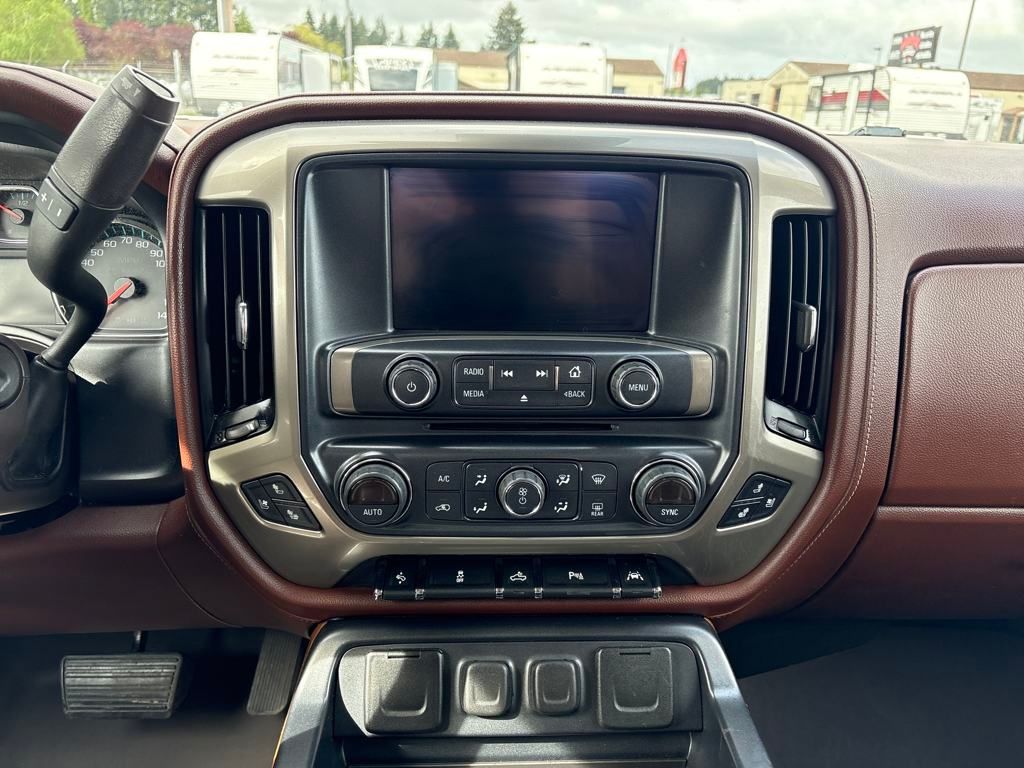 2017 Iridescent Pearl Tricoat Chevrolet Silverado 1500 High Country 4X4 Truck