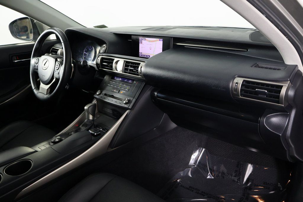 Thumbnail: 2015 Lexus IS - 9