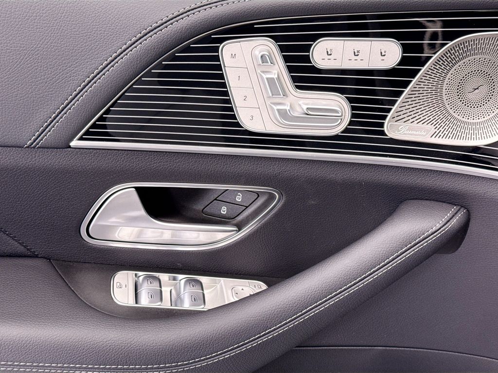 Thumbnail: 2026 Mercedes-Benz GLE - 22