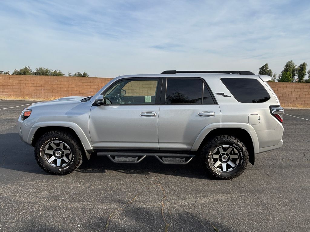 Thumbnail: 2021 Toyota 4Runner - 8