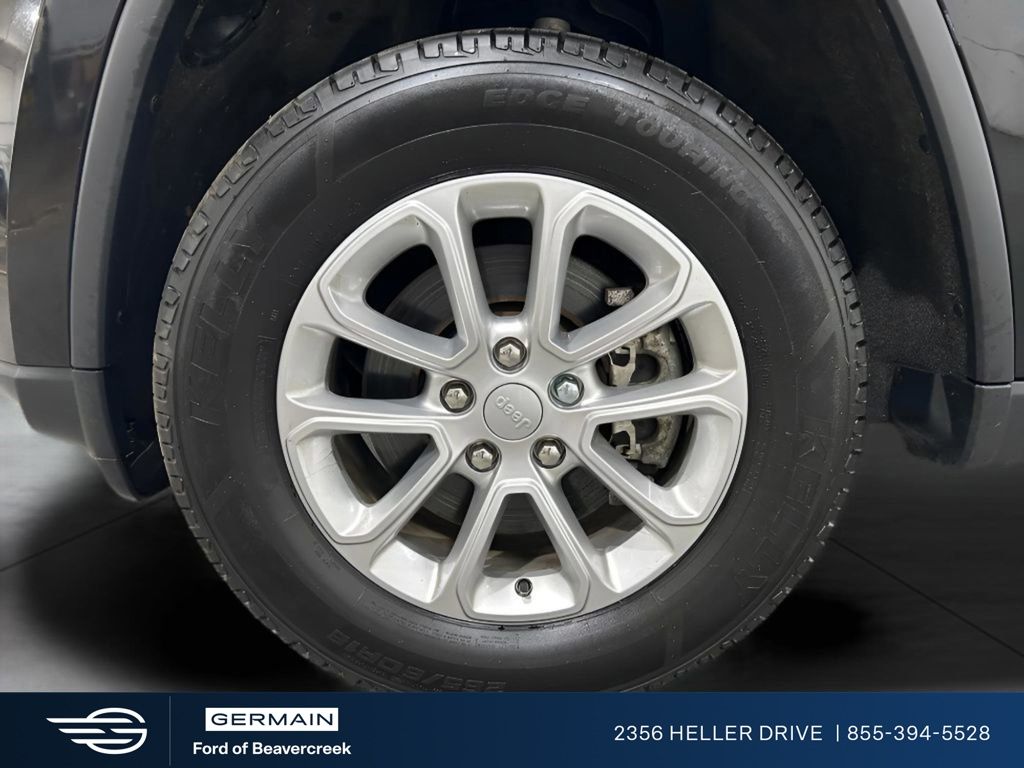 Used 2022 Black Jeep Laredo X image 24
