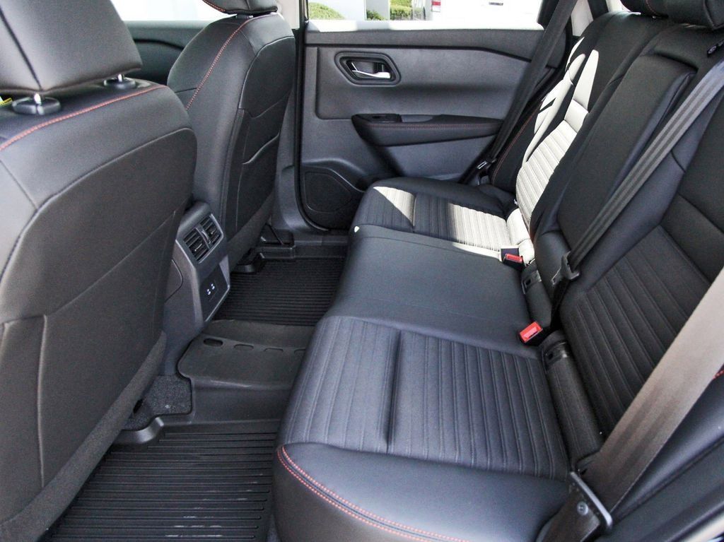 2026 Nissan Rogue Rock Creek - 6