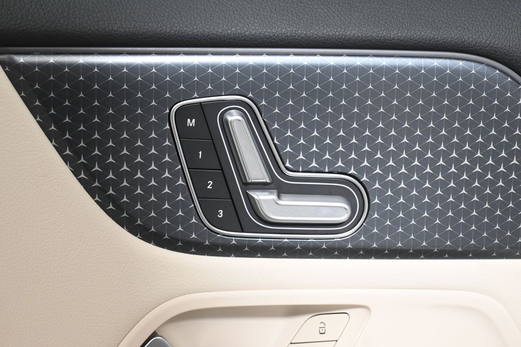 2025 Mercedes-Benz GLA 250 4MATIC 28