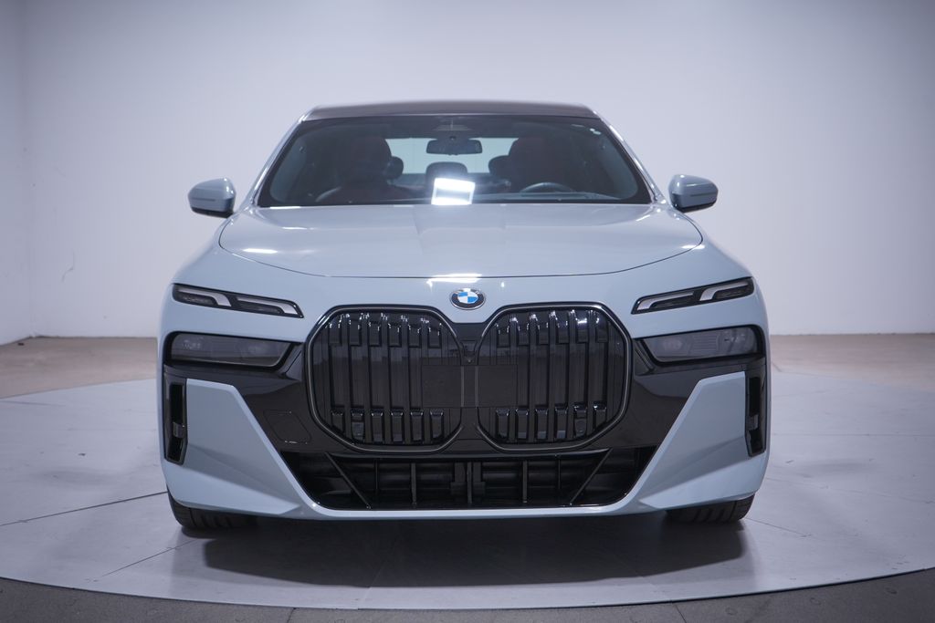 Thumbnail: 2025 BMW 7 Series - 4
