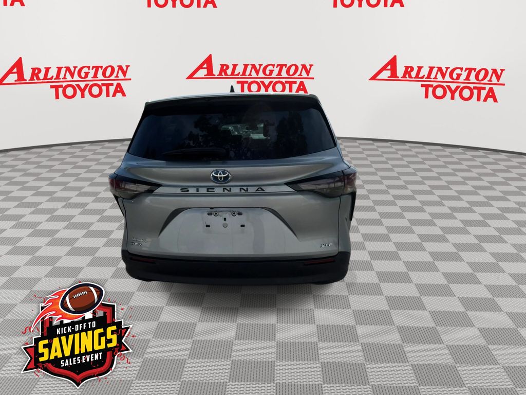 Used 2025 Toyota Sienna Van