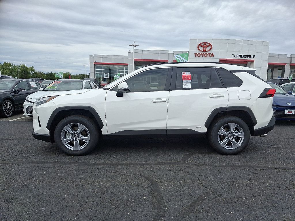Thumbnail: 2025 Toyota RAV4 - 6