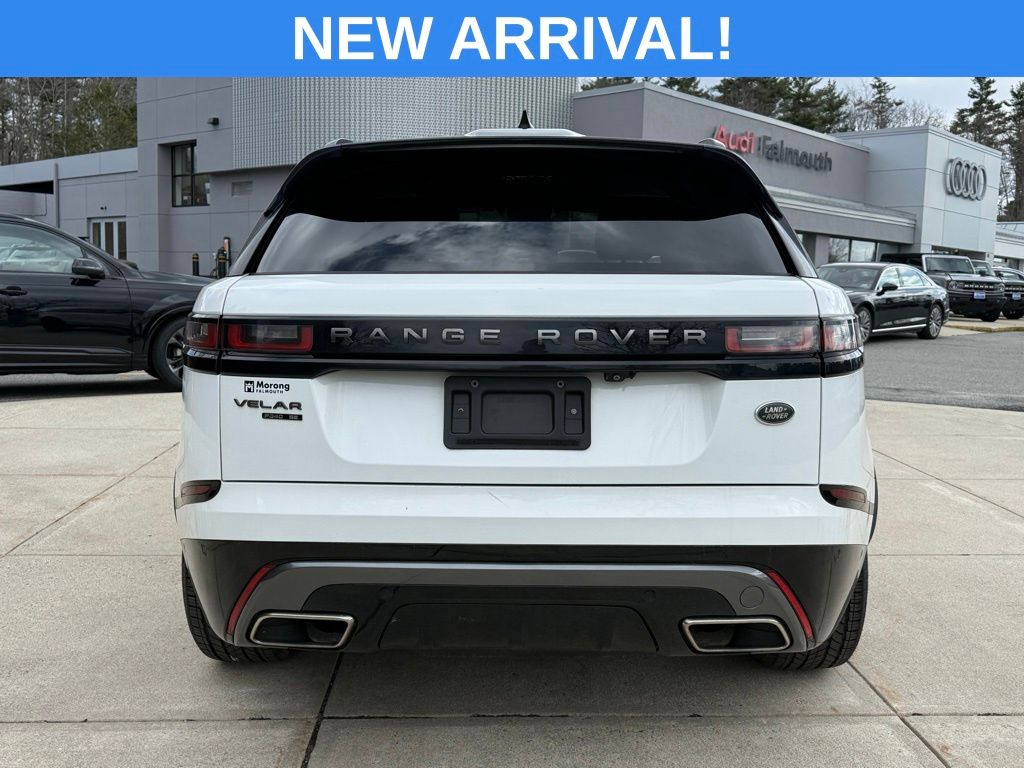 Used 2019 White Land Rover SE R-Dynamic image 13