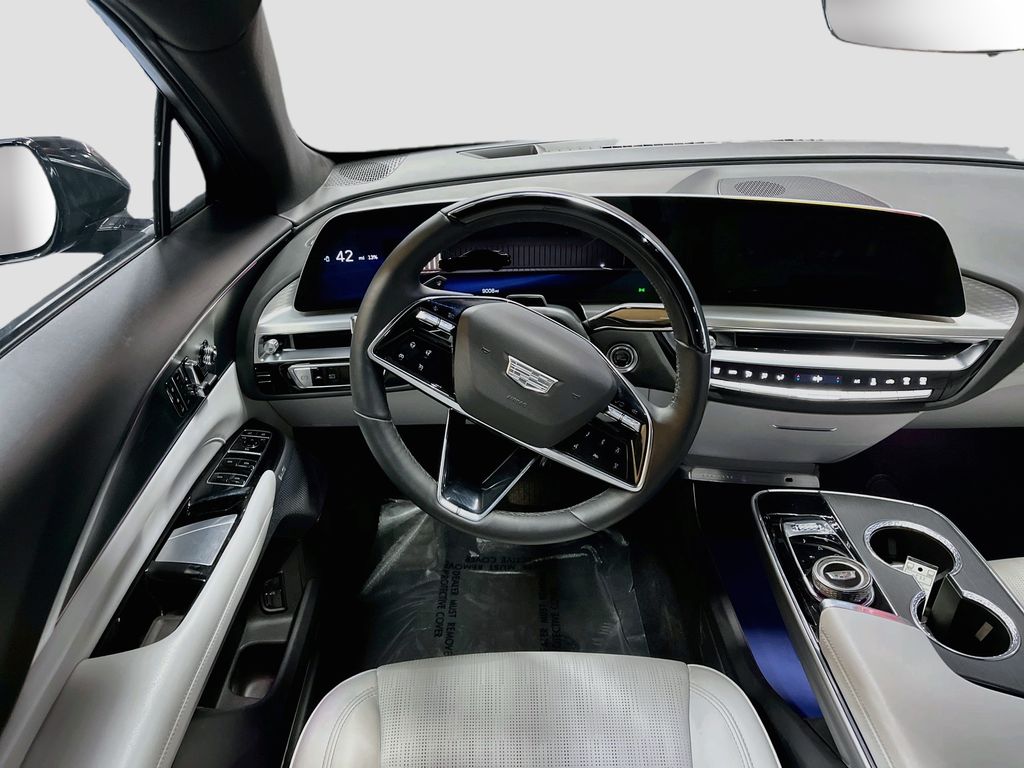Used 2025 Stellar Black Metallic Cadillac Luxury image 23