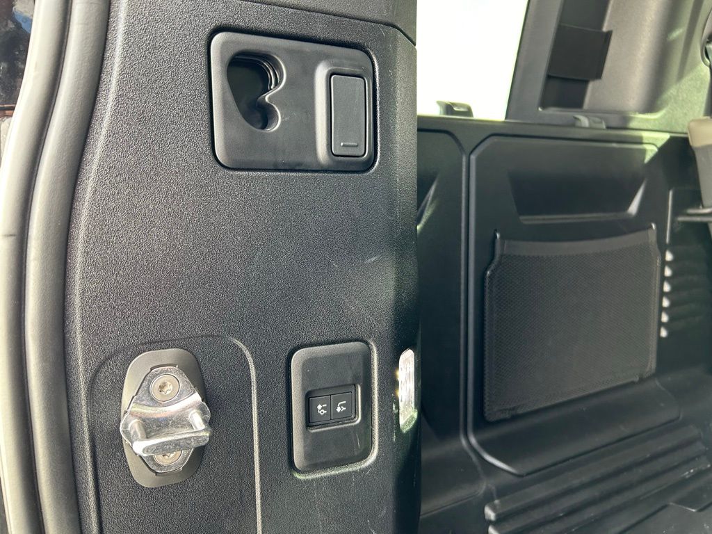 2024 Land Rover Defender 110 23