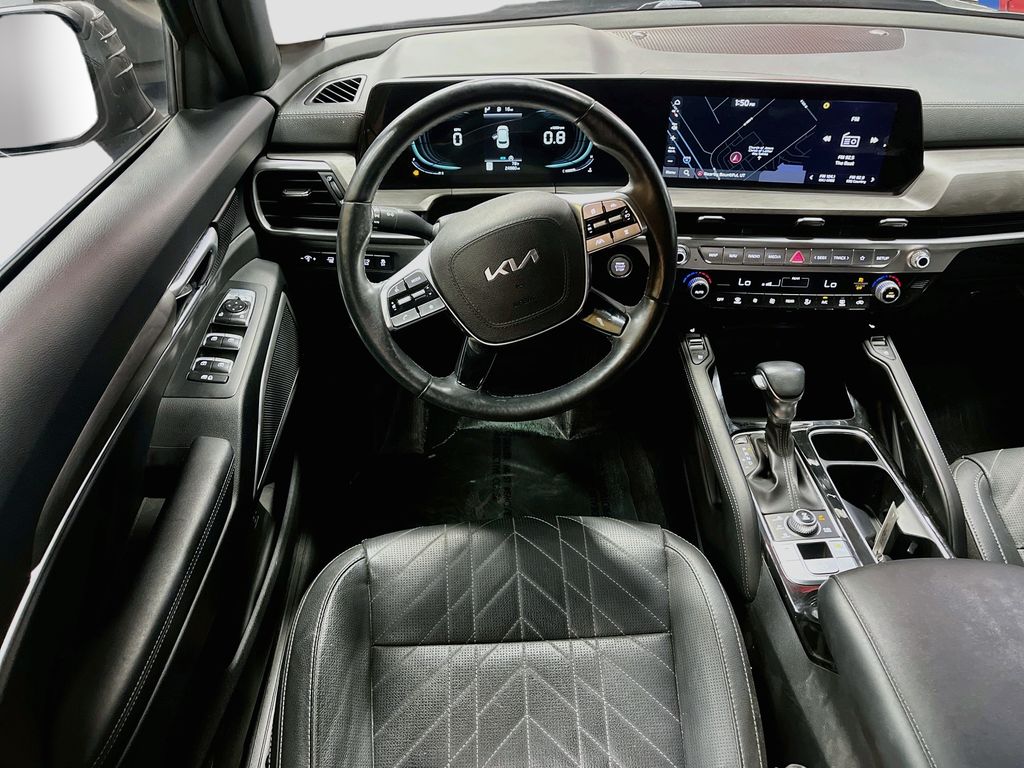 Used 2024 Green Kia EX X-Line image 23