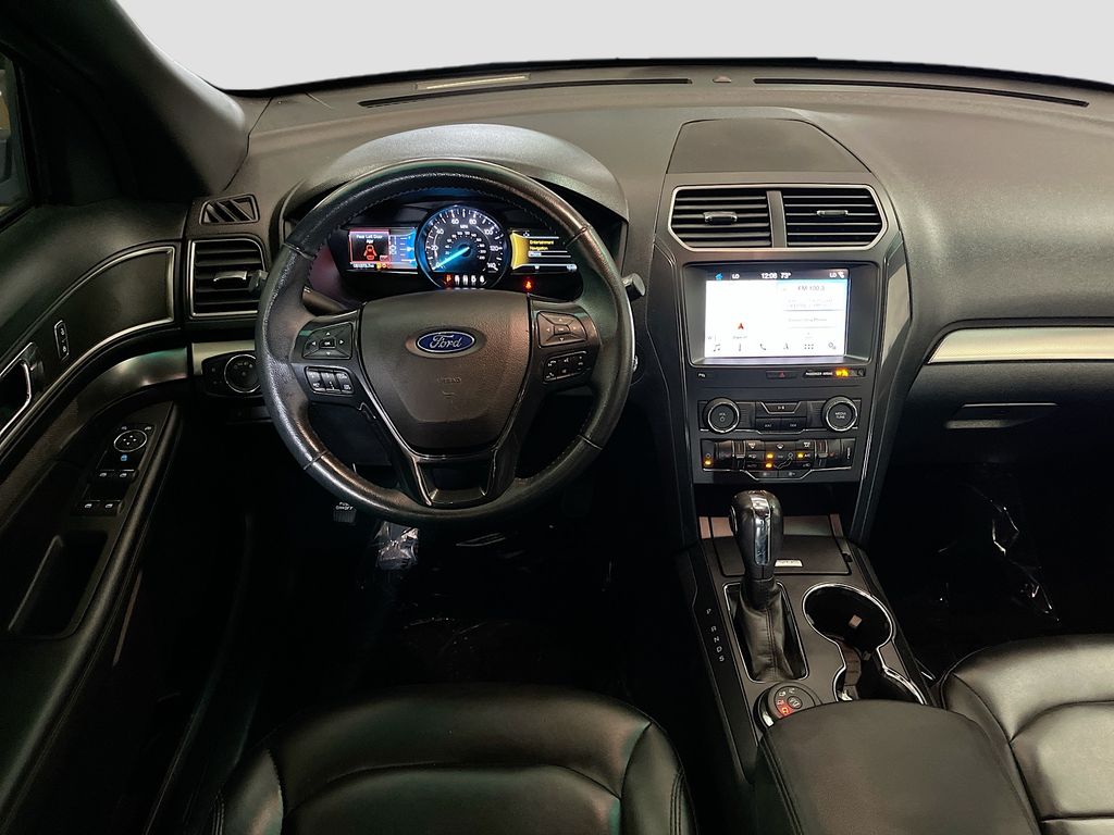 Used 2019 Black Ford XLT image 23