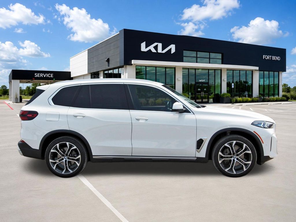 2025 BMW X5 sDrive40i White at DeMontrond Auto Country