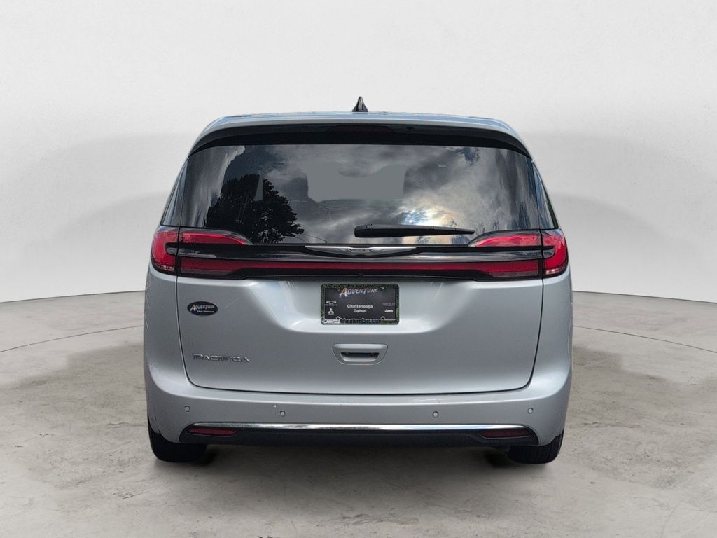 View vehicle photo 4
