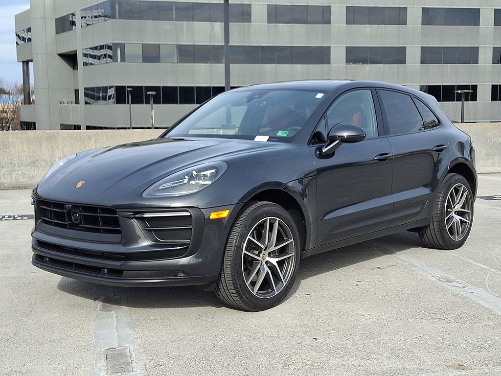 Thumbnail: 2025 Porsche Macan - 1