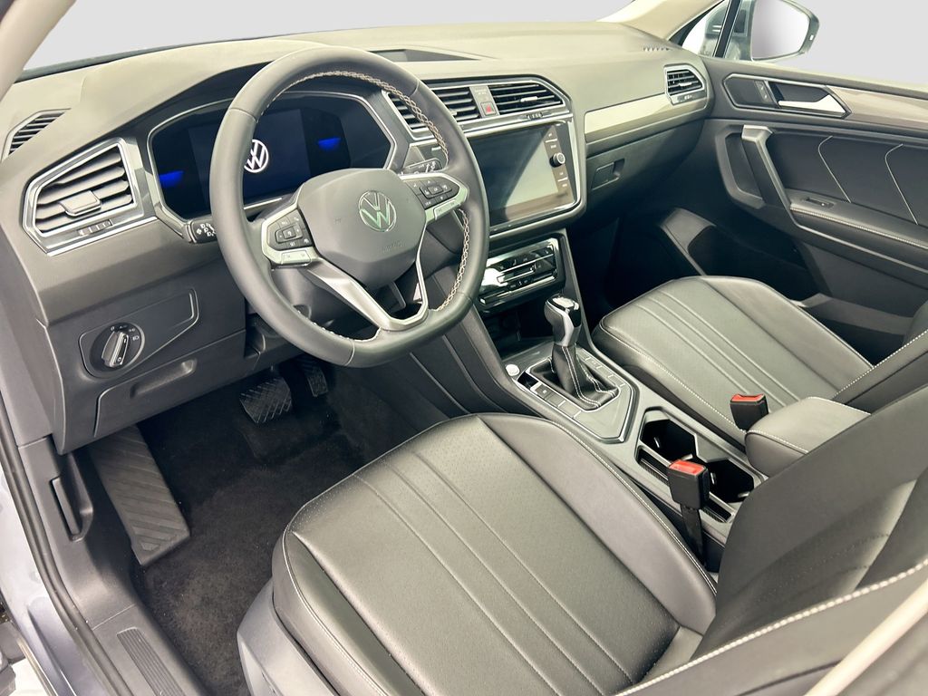 Thumbnail: 2023 Volkswagen Tiguan - 9