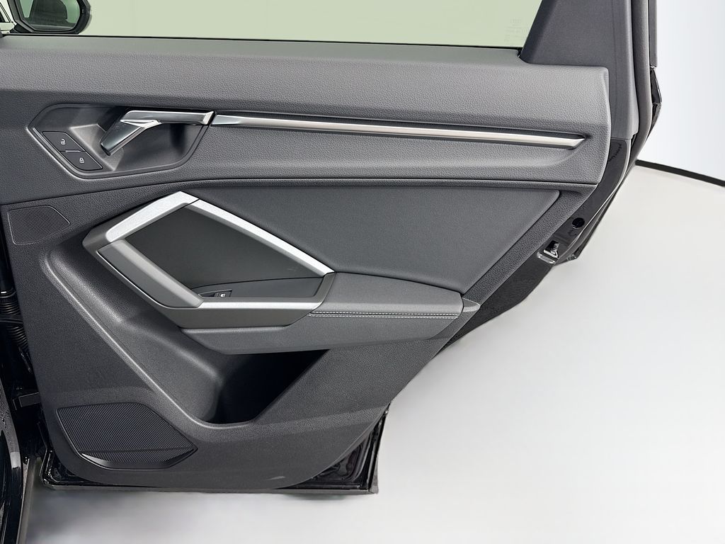 Thumbnail: 2025 Audi Q3 - 25