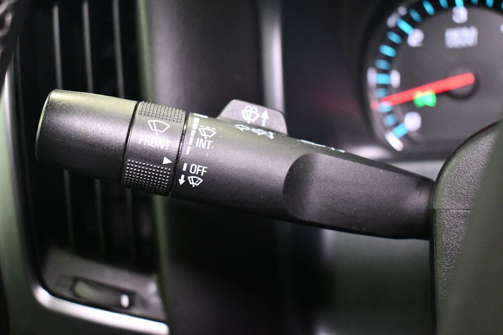 Thumbnail: 2015 Chevrolet Silverado 1500 - 18