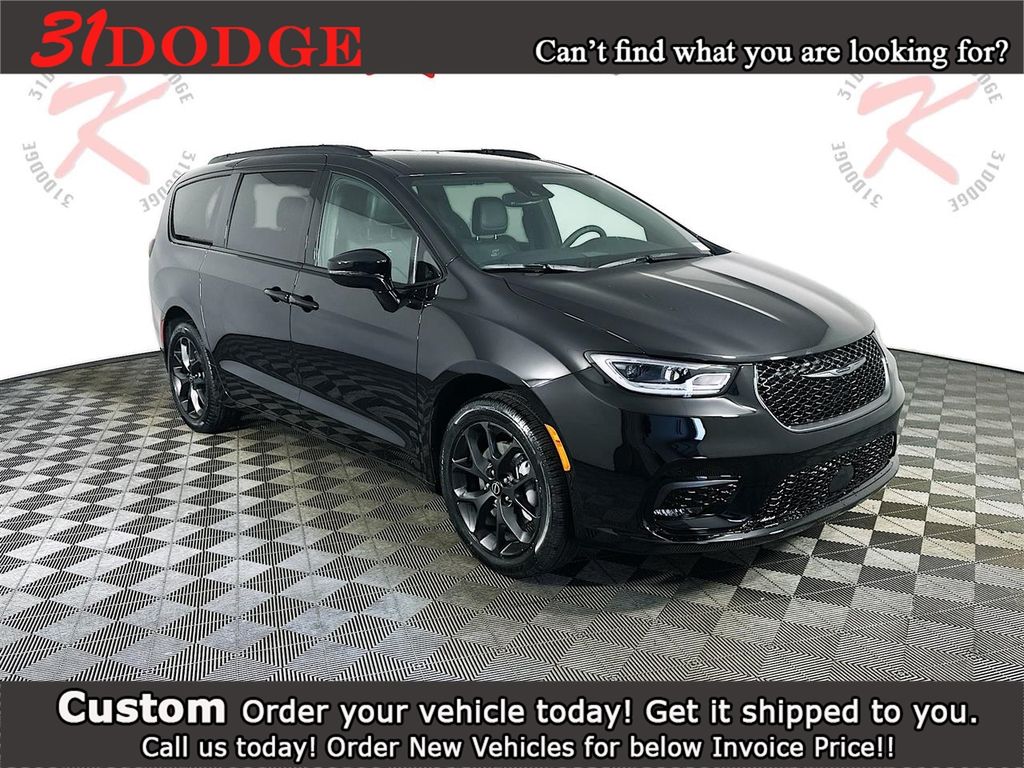 2026 Chrysler Pacifica Select AWD