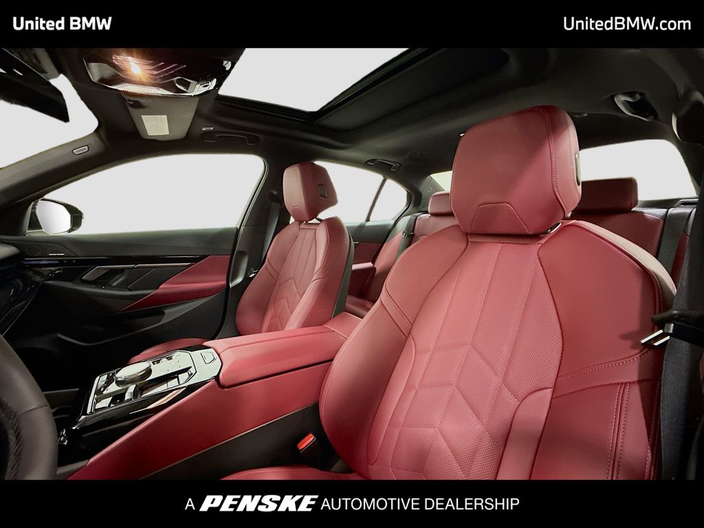 Thumbnail: 2025 BMW 5 Series - 5