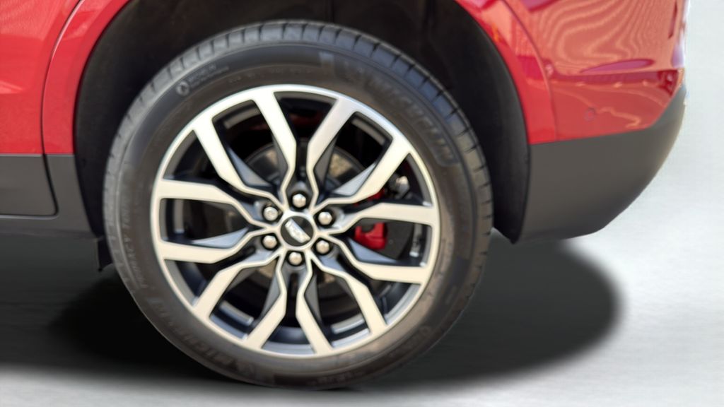 used 2025 Cadillac XT5 car, priced at $56,800