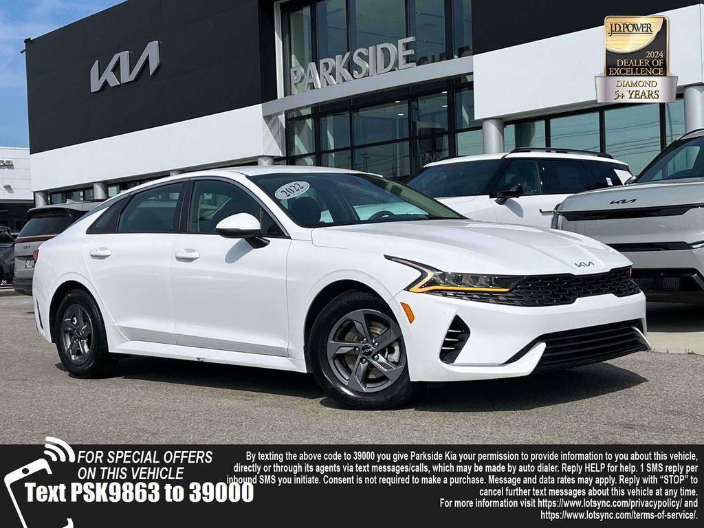 Glacial White Pearl 2022 Kia K5 LX FWD Sedan Front-Wheel Drive 8-Speed Automatic