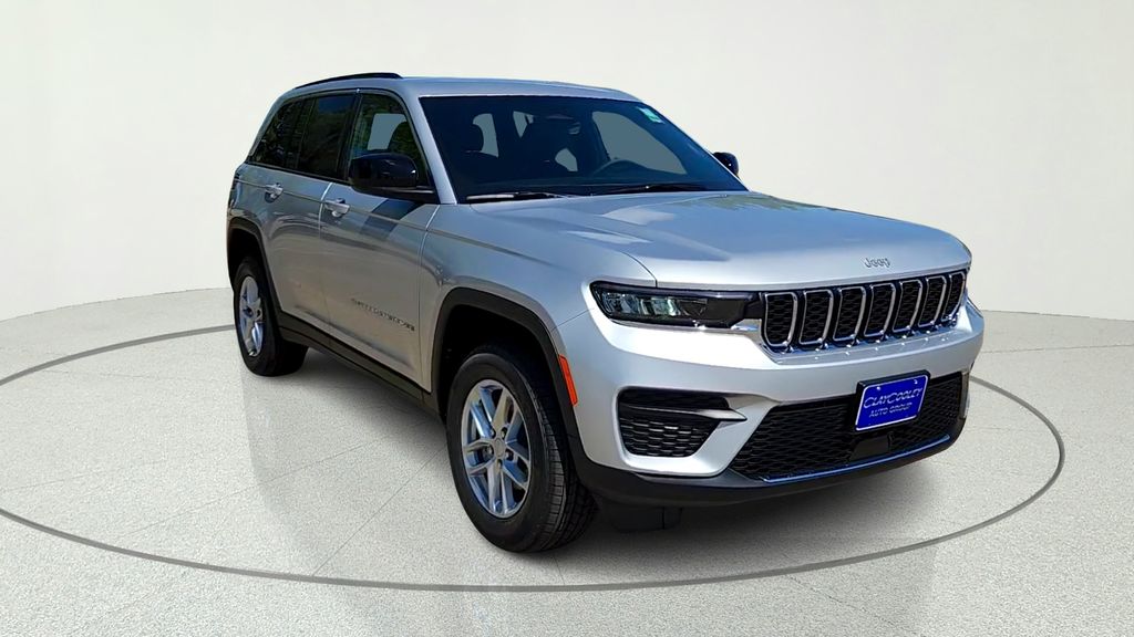 2026 Jeep Grand Cherokee Laredo