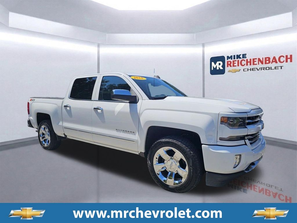 Summit White 2018 Chevrolet Silverado 1500 Pickup Truck Four-Wheel Drive 8-Speed Automatic Overdrive