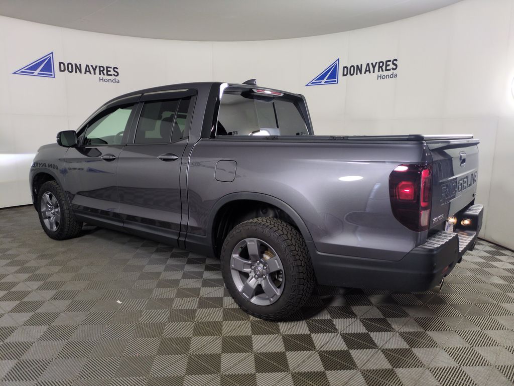 2025 Honda Ridgeline TrailSport - Photo 4