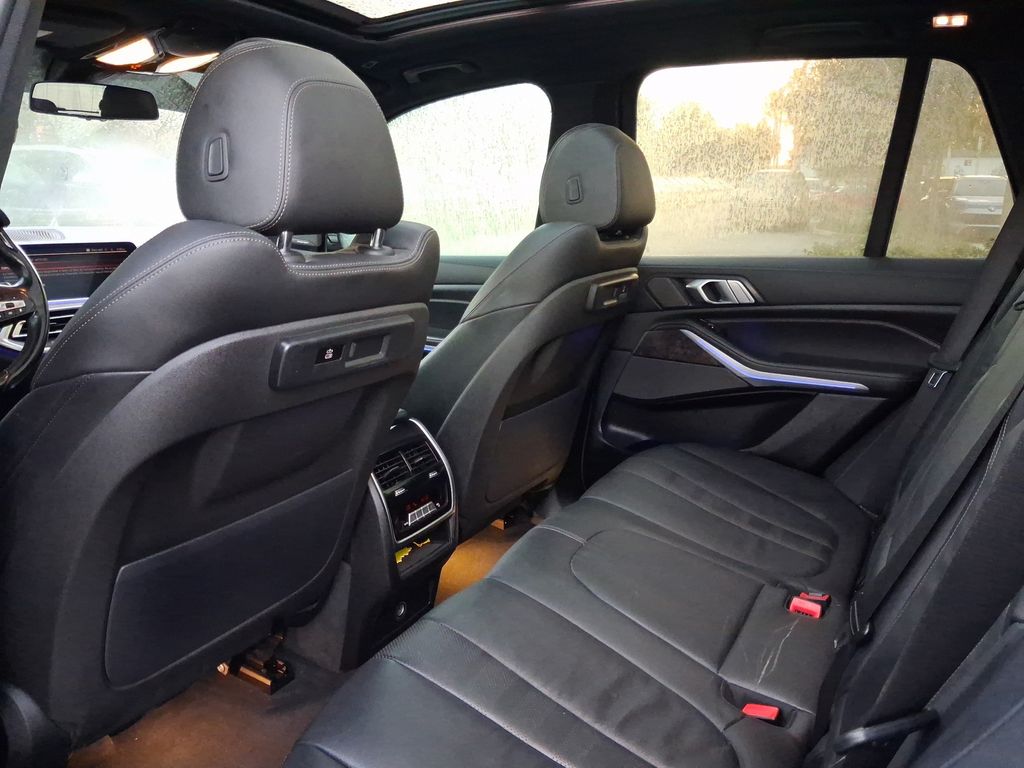 Used 2020 Gray BMW sDrive40i image 14