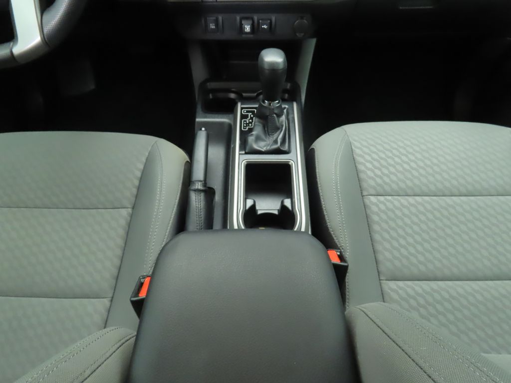 2020 Toyota Tacoma SR5 19