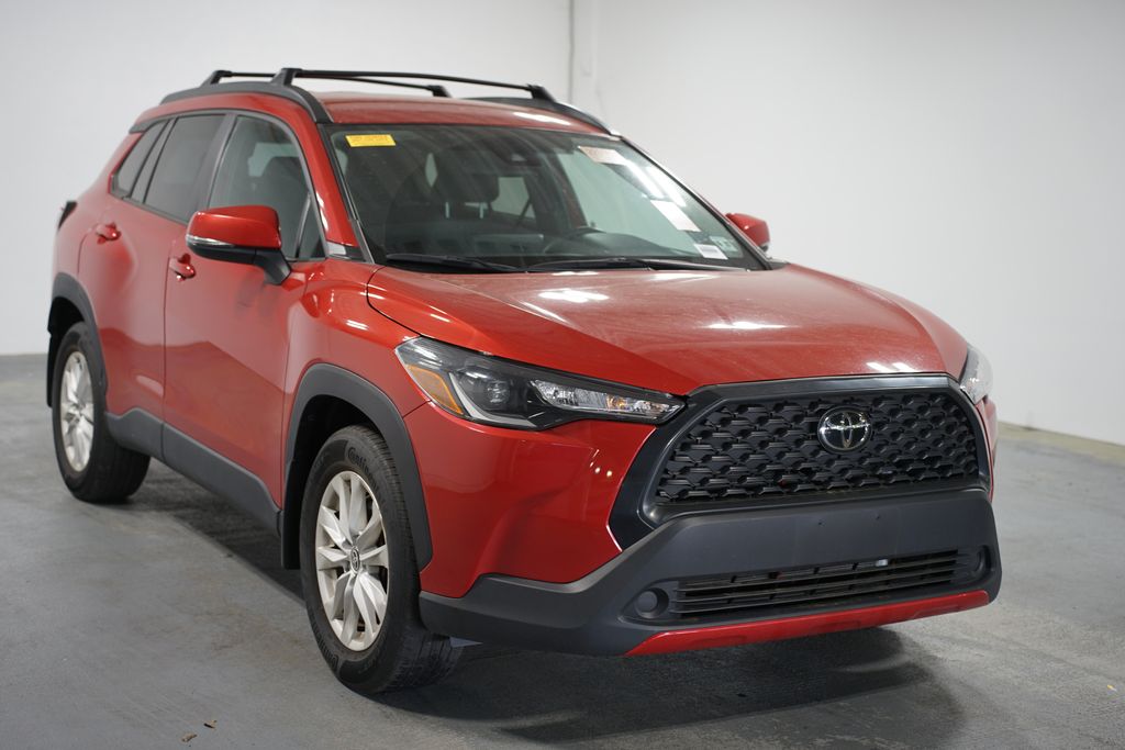 2022 Toyota Corolla Cross LE 3