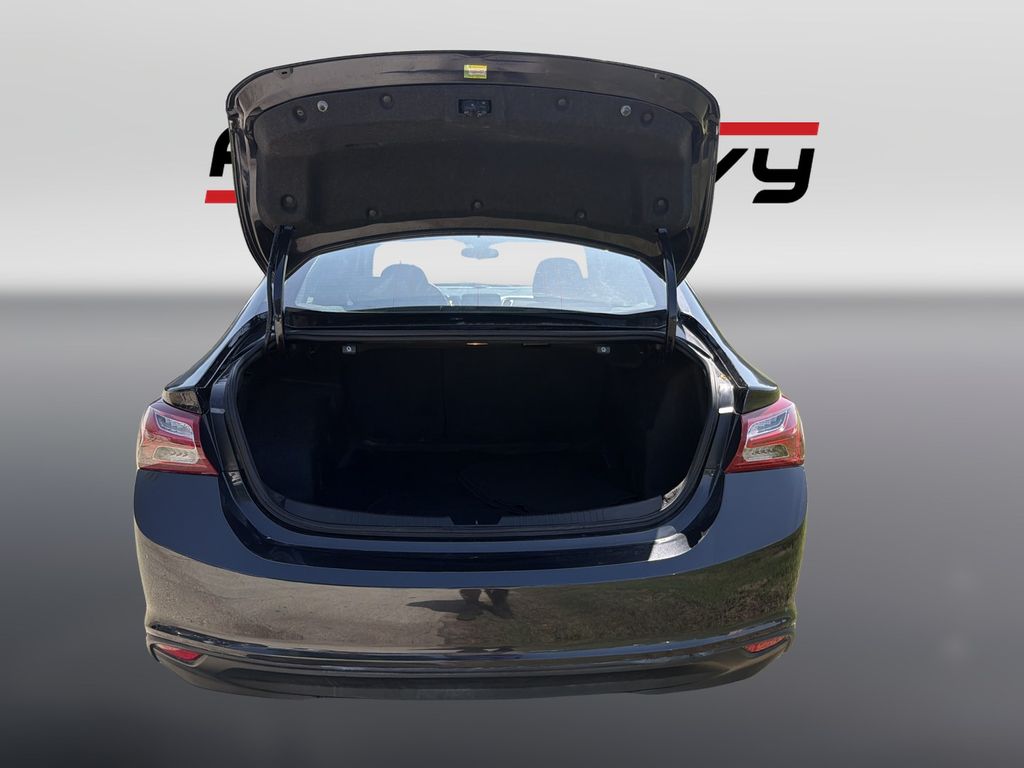 Used 2022 Gray Chevrolet LT image 18