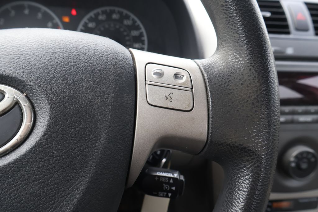 Thumbnail: 2011 Toyota Corolla - 17