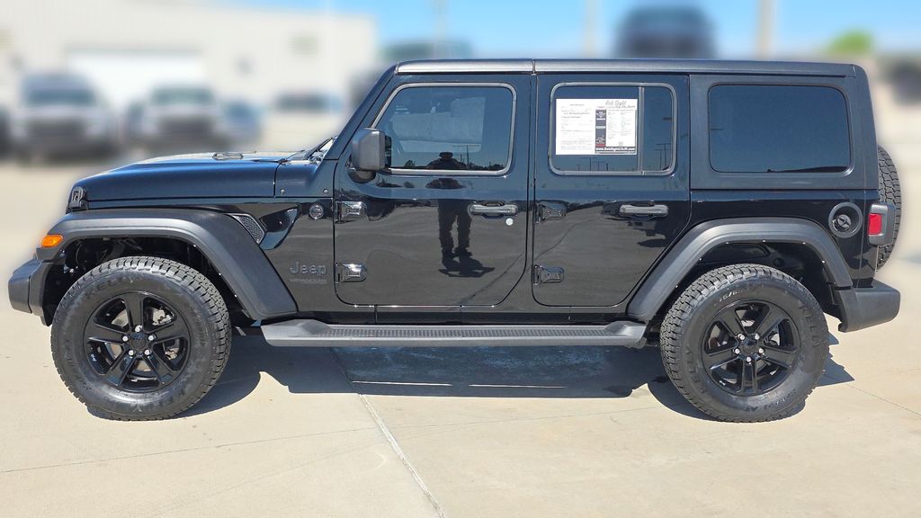 Used 2022 Jeep Wrangler Unlimited Altitude with VIN 1C4HJXDG4NW253925 for sale in Kansas City