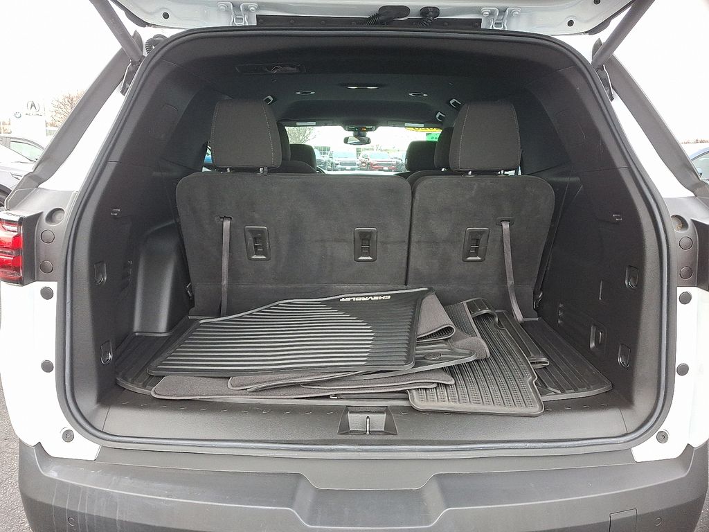 Thumbnail: 2023 Chevrolet Traverse - 31