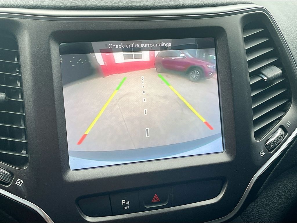 Used 2020 White Jeep Trailhawk image 13