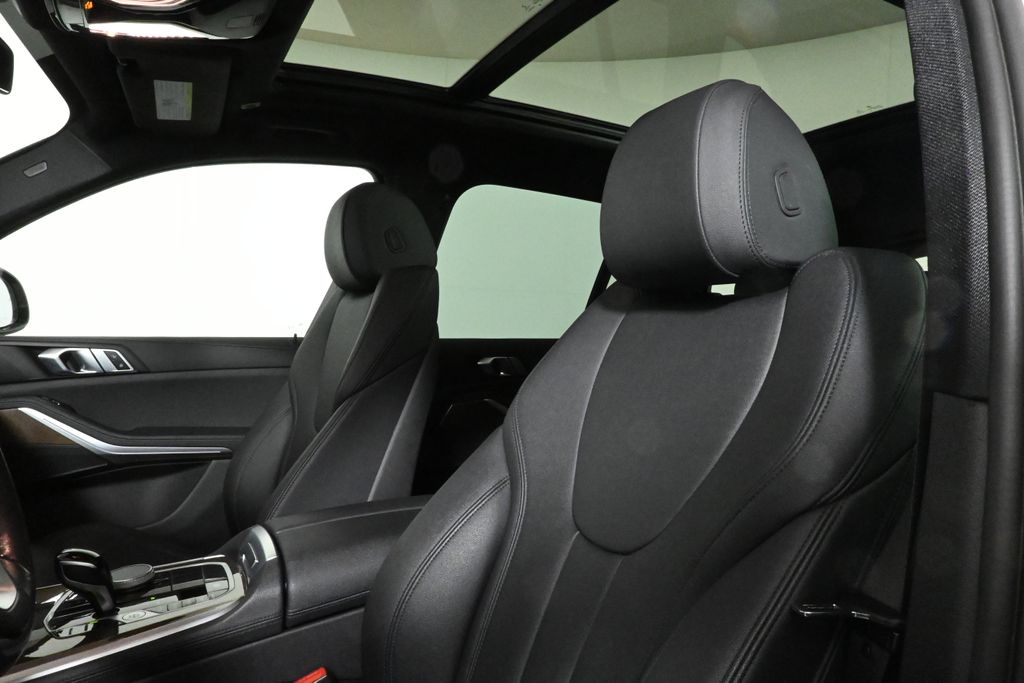 Thumbnail: 2022 BMW X5 - 16