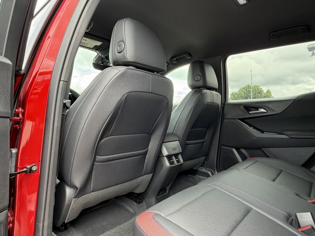 new 2026 Chevrolet Equinox car, priced at $33,895