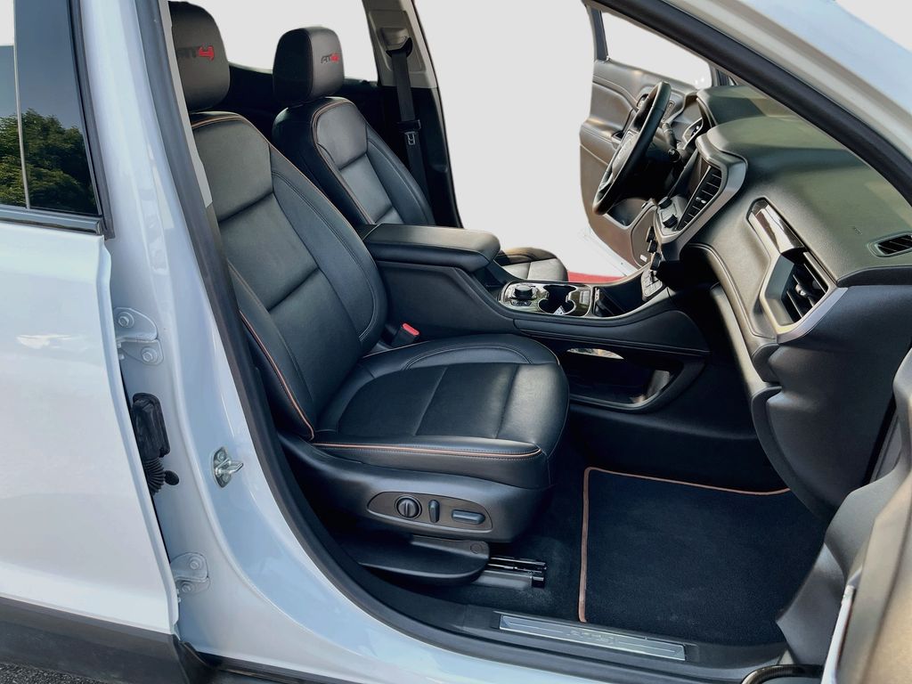 Used 2023 White GMC AT4 image 30