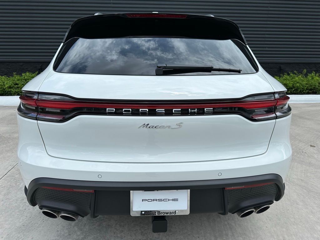 Thumbnail: 2025 Porsche Macan - 11