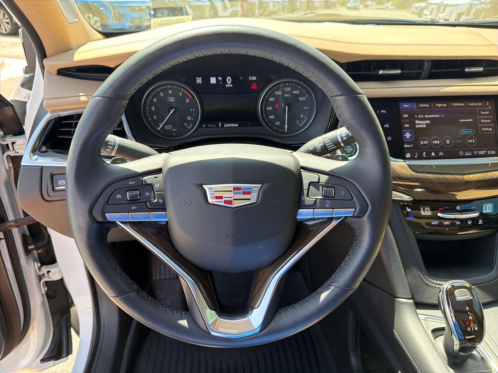 Used 2020 White Cadillac Premium Luxury image 21